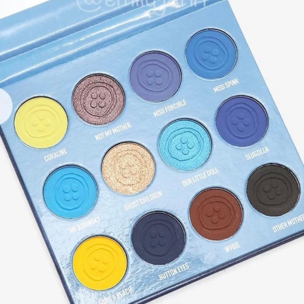 Coraline🌒Eyeshadow Palette - Picture 3 of 13